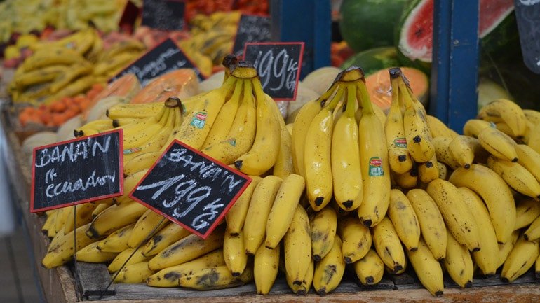 Бананы на рынке